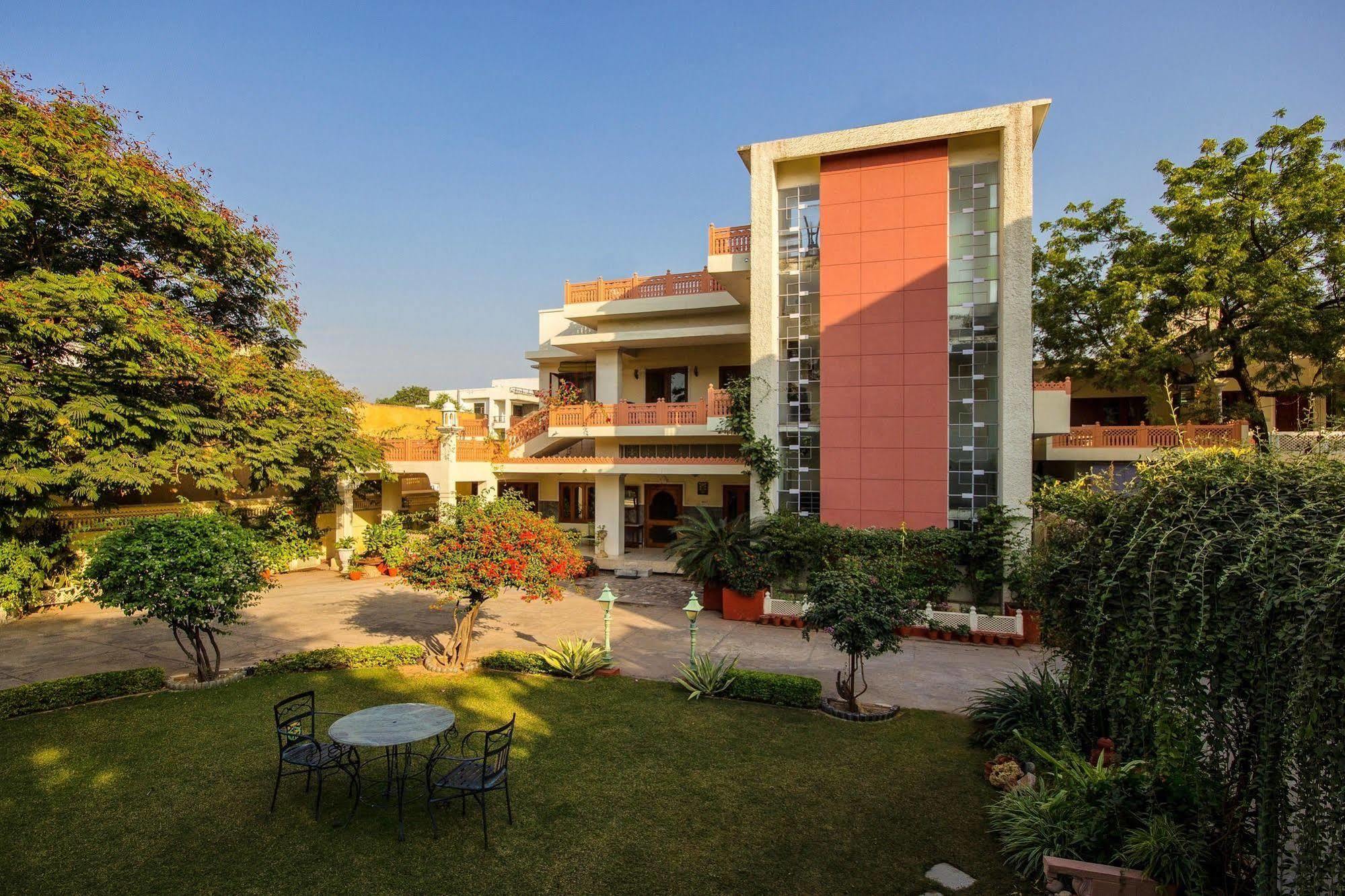 Rawla Rawatsar Hotel