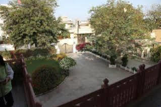 Rawla Rawatsar Hotel 3*